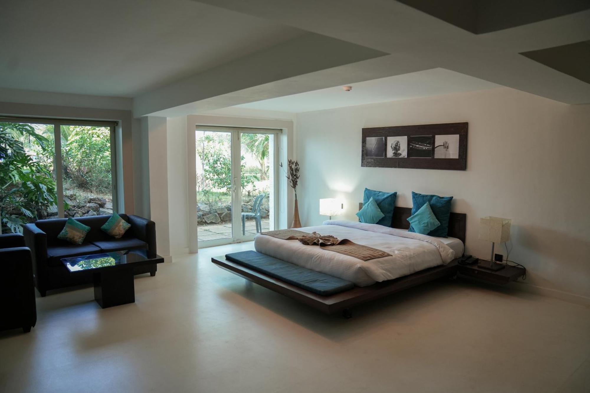 Regenta Beach House Resort, Goa Бенаулим Экстерьер фото