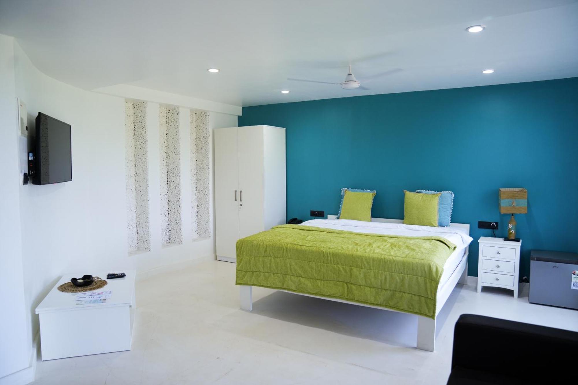 Regenta Beach House Resort, Goa Бенаулим Экстерьер фото