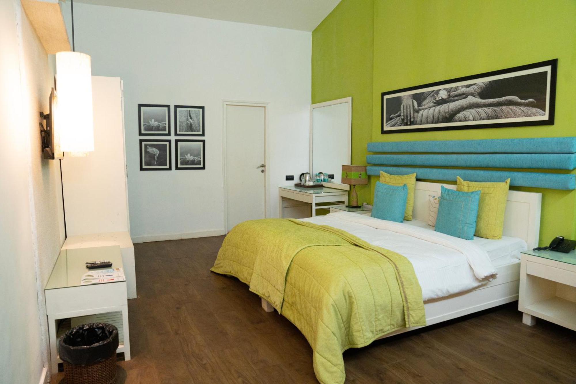 Regenta Beach House Resort, Goa Бенаулим Экстерьер фото
