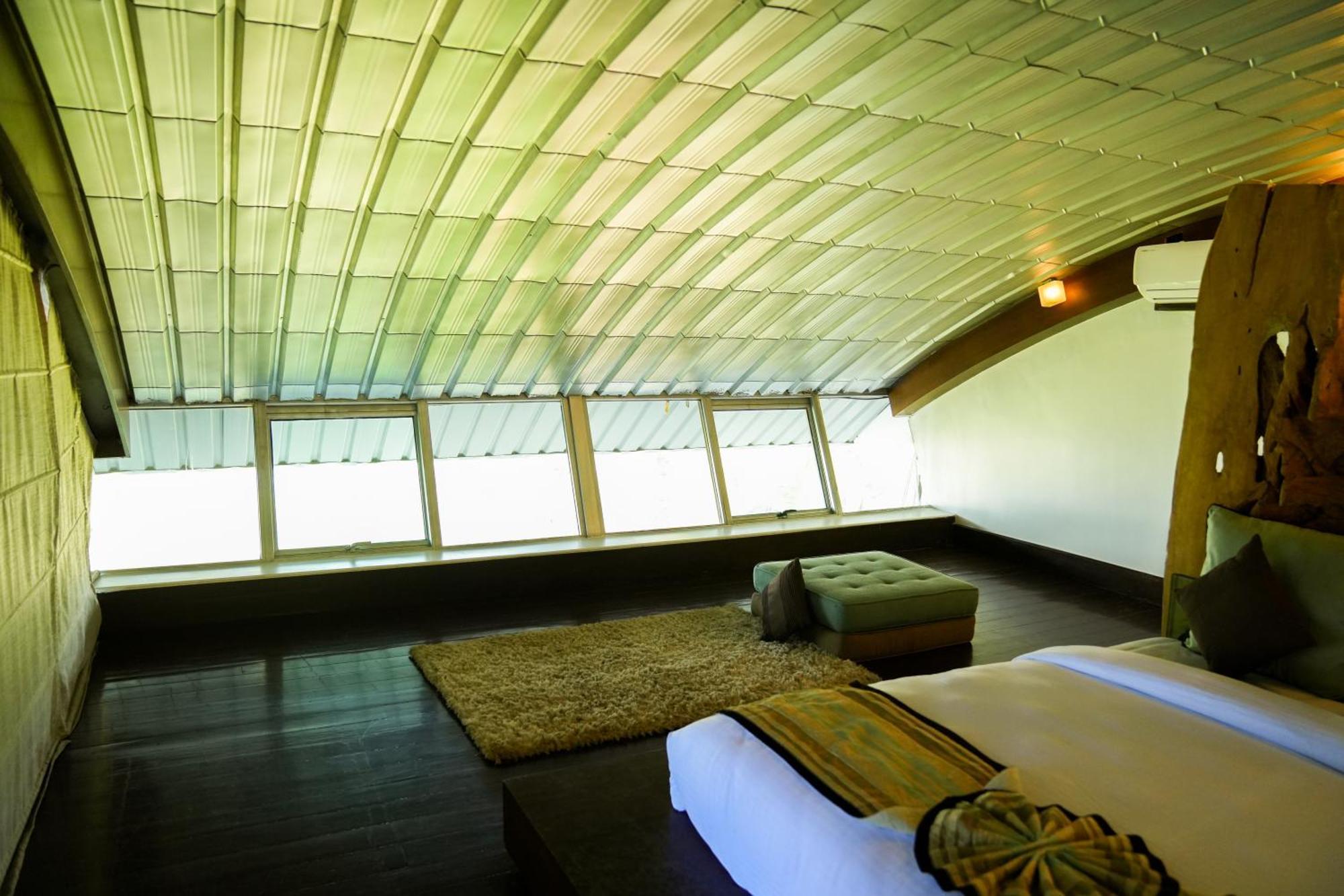 Regenta Beach House Resort, Goa Бенаулим Экстерьер фото