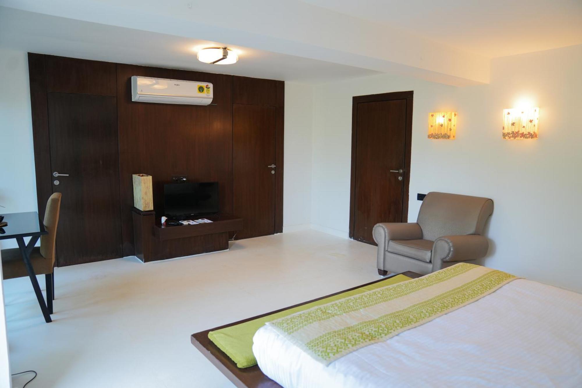 Regenta Beach House Resort, Goa Бенаулим Экстерьер фото