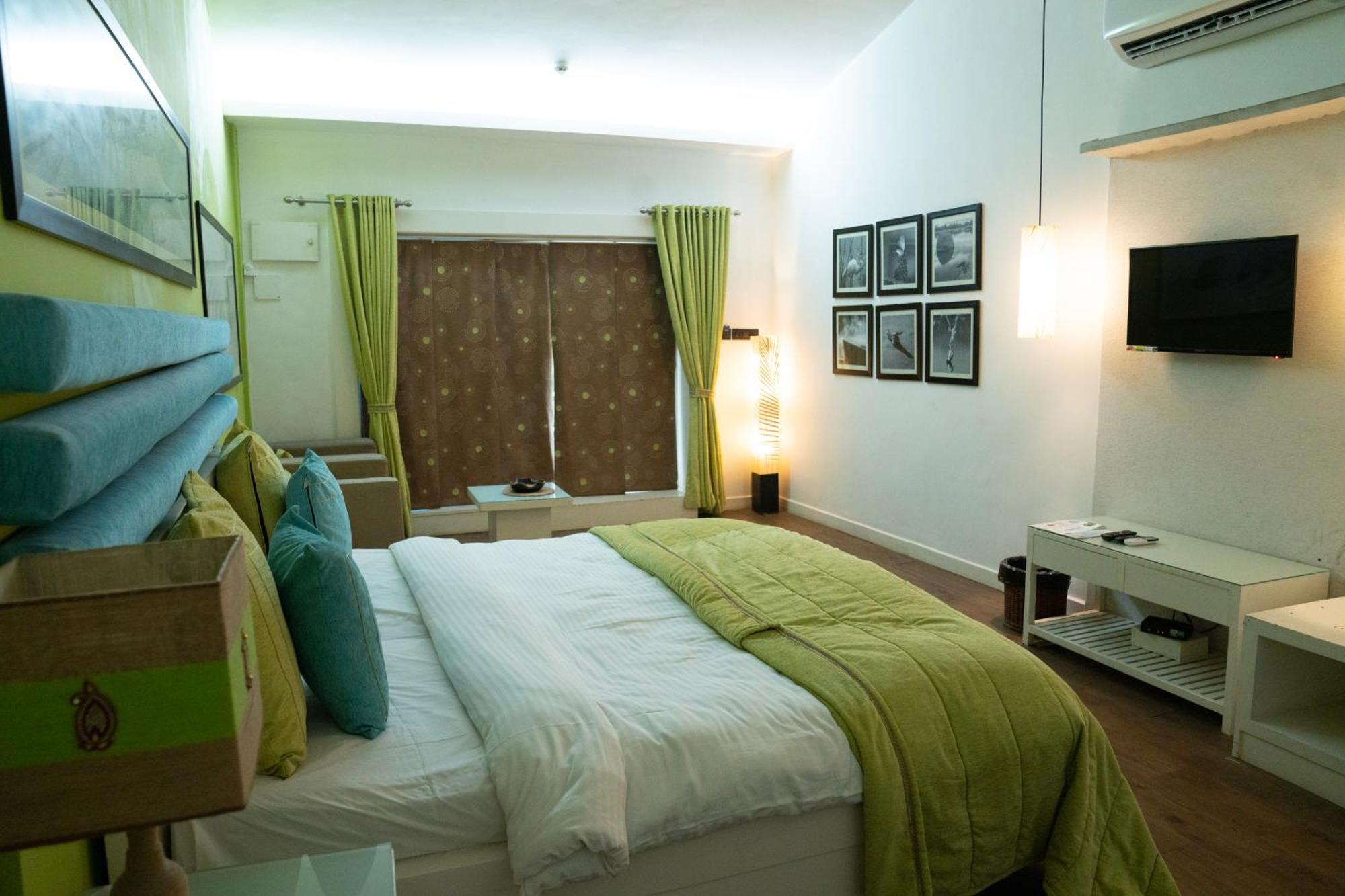 Regenta Beach House Resort, Goa Бенаулим Экстерьер фото