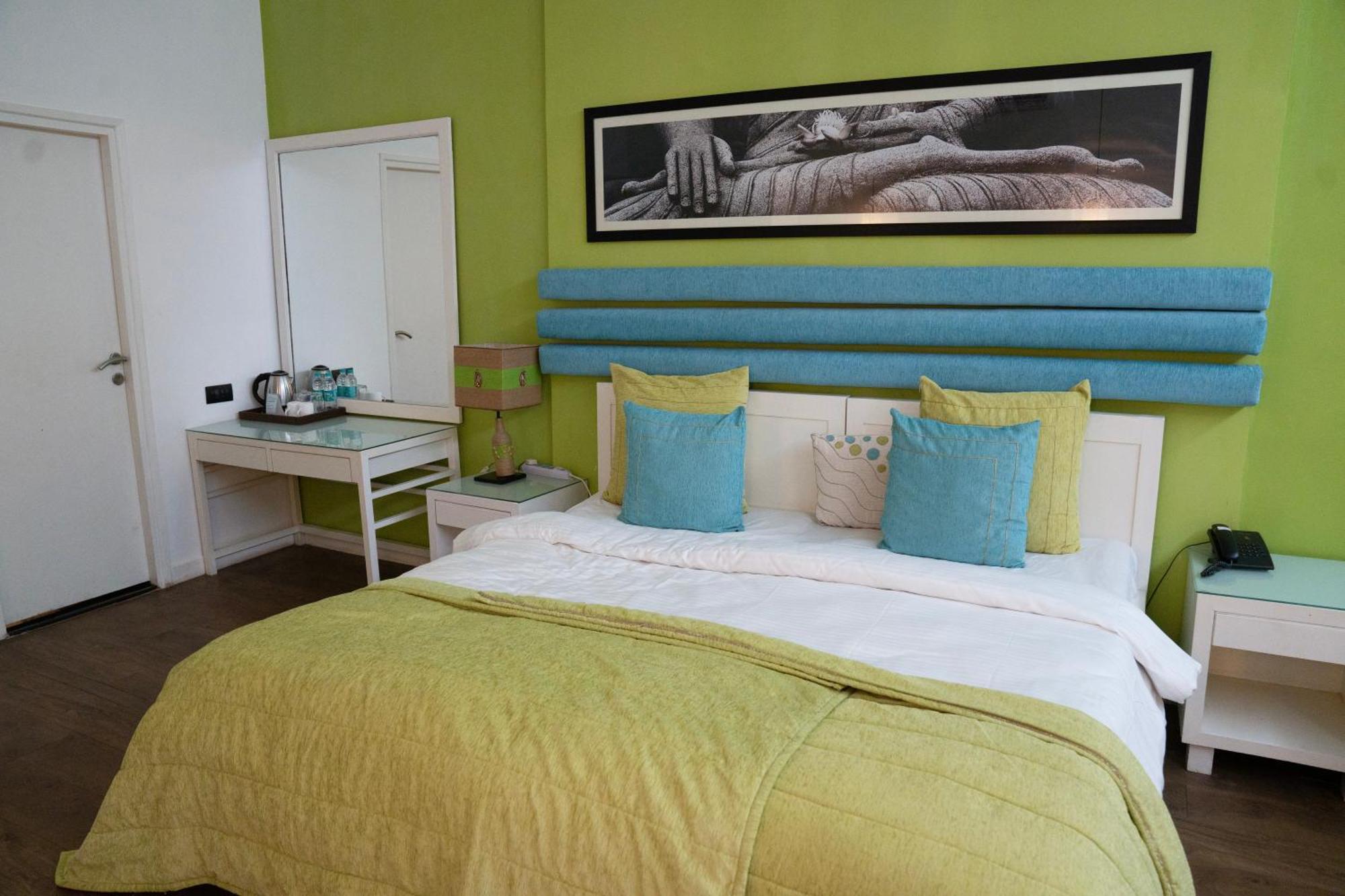 Regenta Beach House Resort, Goa Бенаулим Экстерьер фото